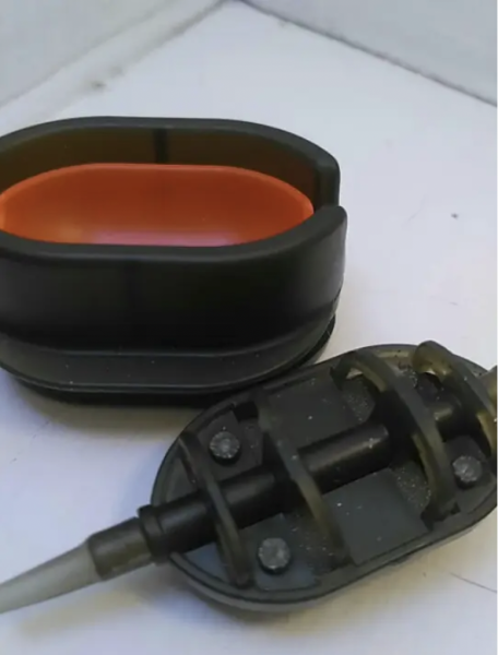 Пресформа для годівниць Технокарп Flat XL NEW з кнопкою